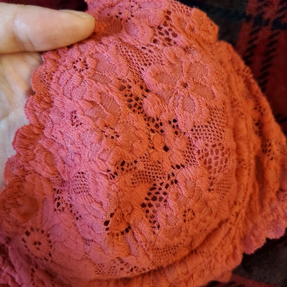 NWOT lace bra 32c - Picture 6 of 6